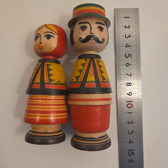 Vintage Hand-Painted Wooden Folk Couple Figurines - Picture 2 of 4